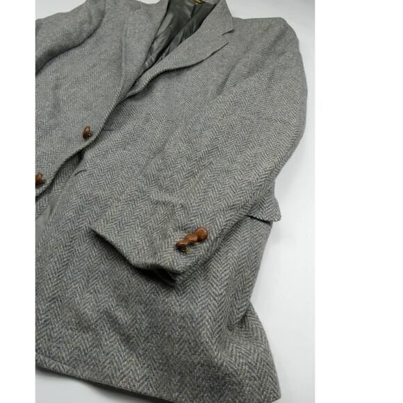 Adams Row tweed sport coat, 44R, wood buttons, gray - Picture 2 of 5